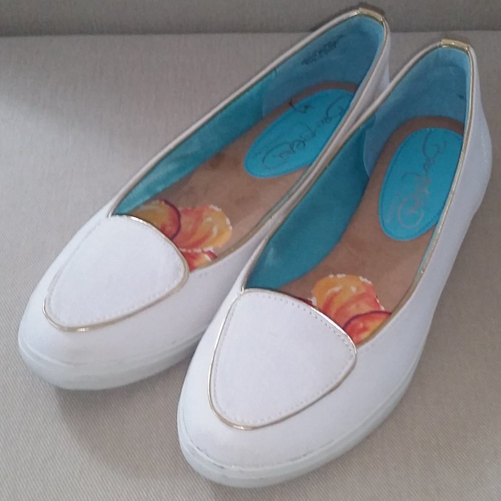 David Bronstad white canvas naturalizer flats with gold detail NWOT